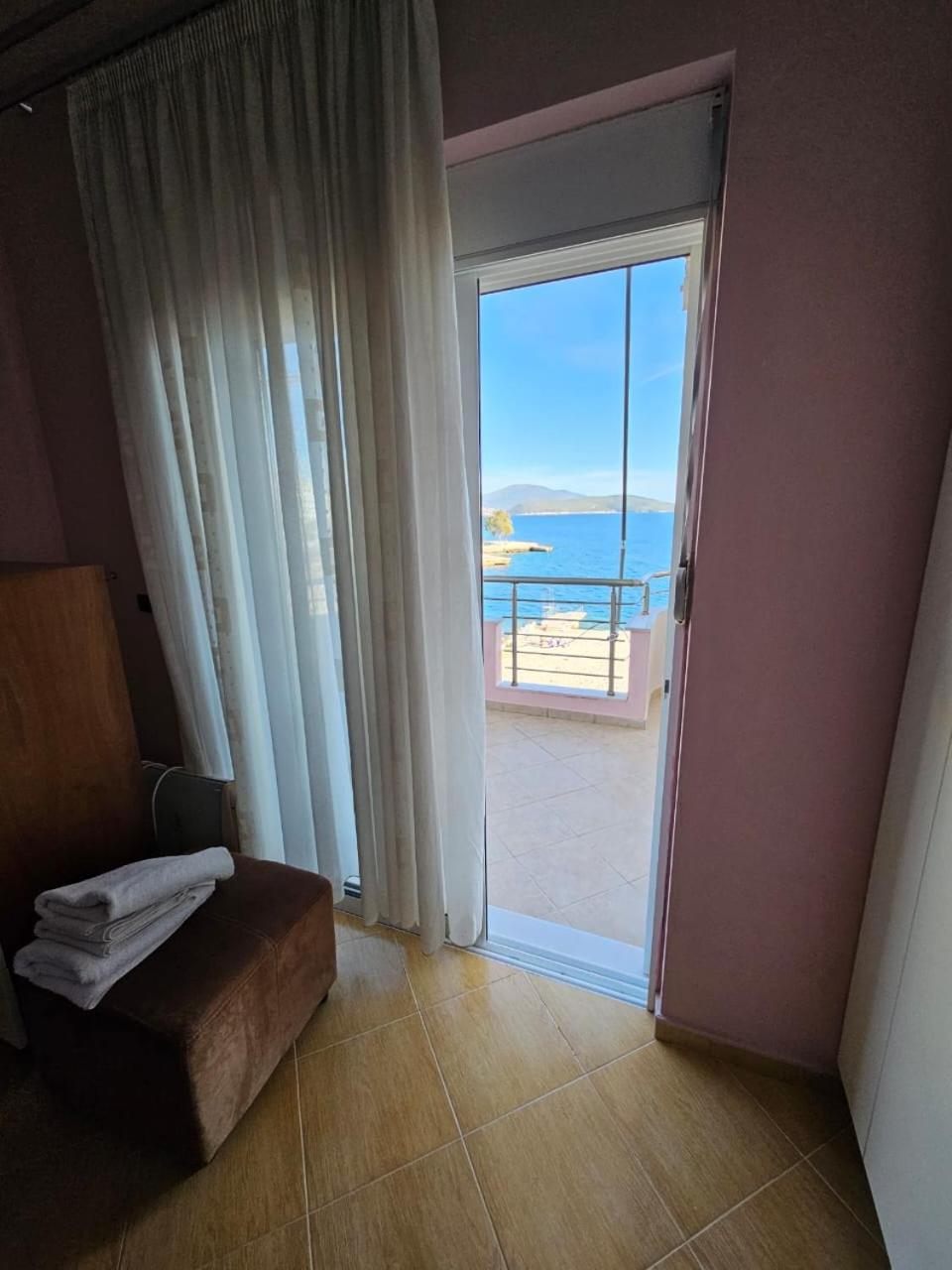 Leon Sea View