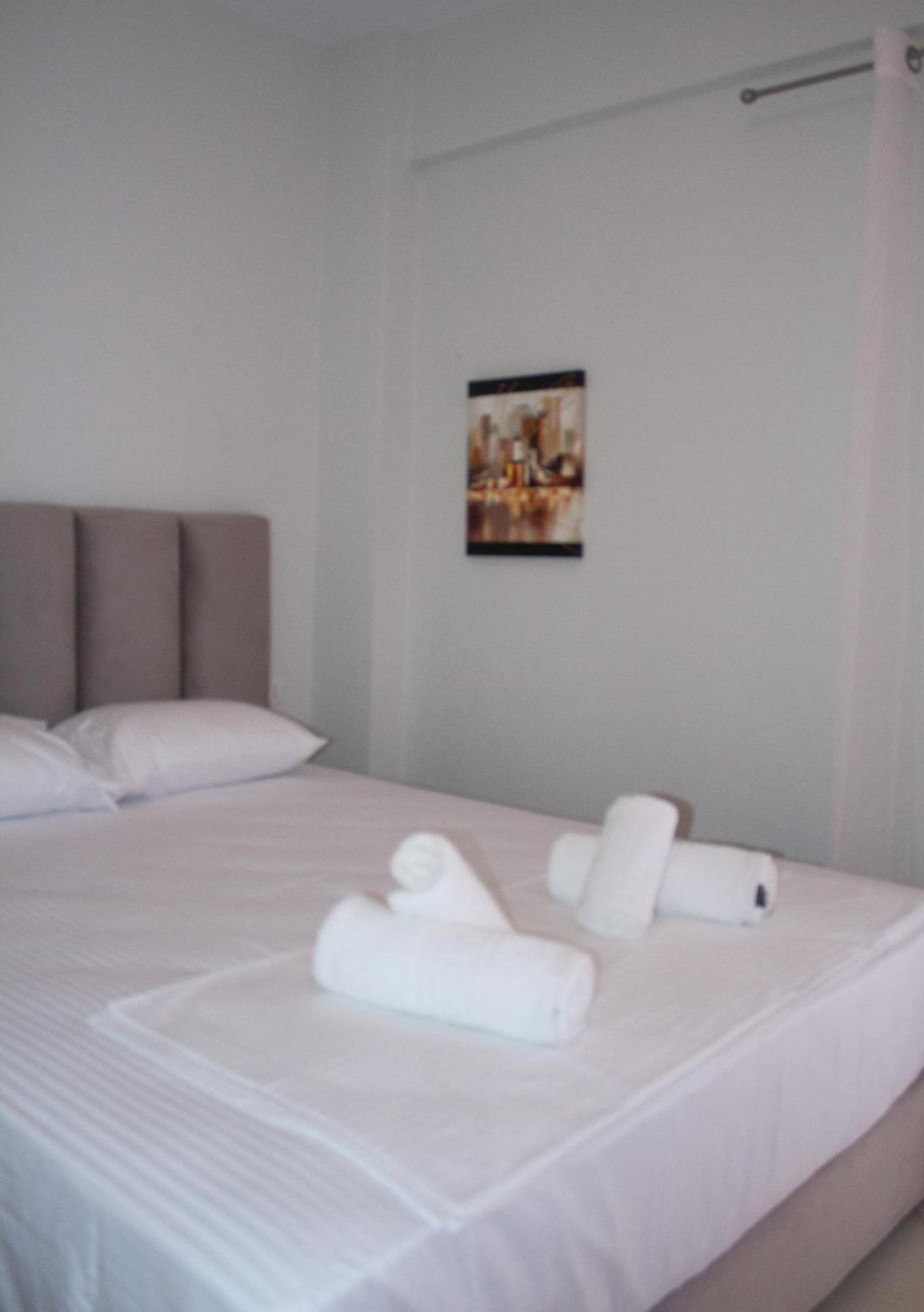 Leon Sea View Apartament *